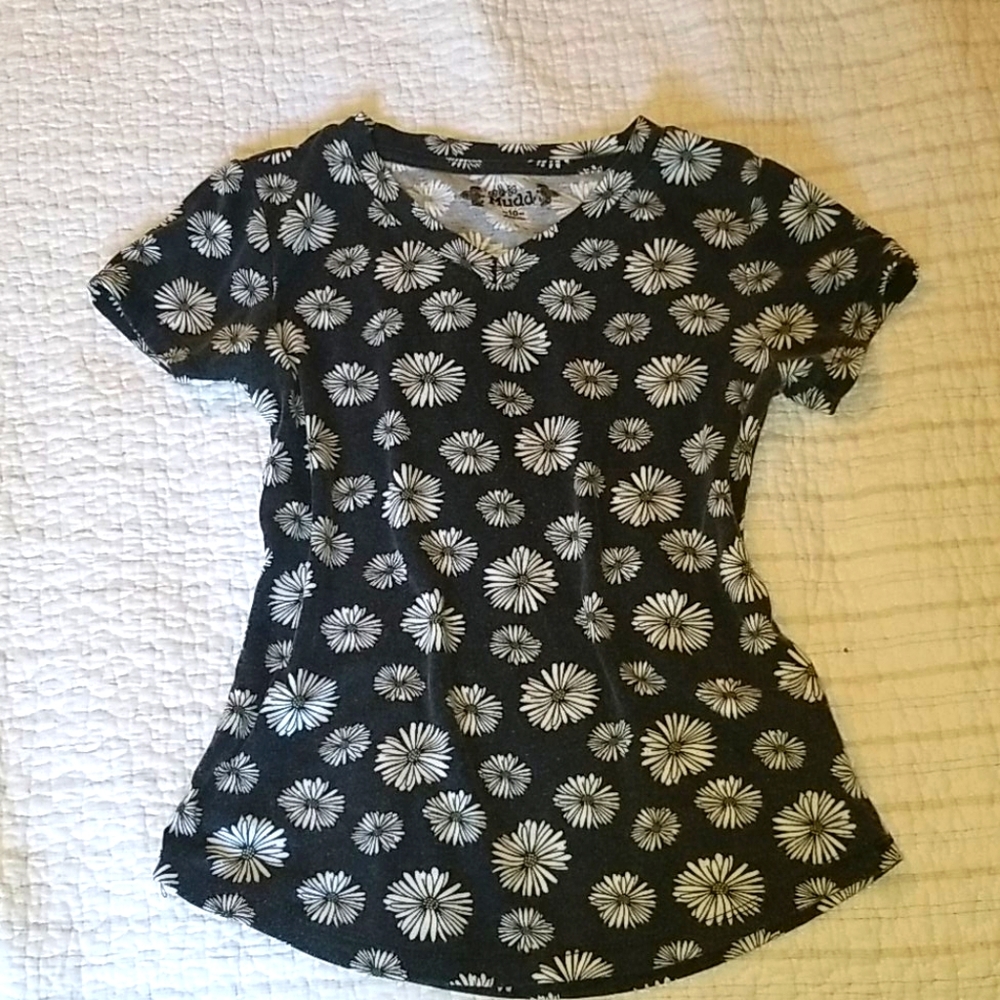 Daisy VNeck
